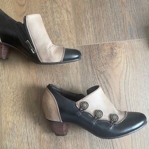 L'Atiste Spring Step Greentea 3 Buttons Ankle Boots Victorian Style, Size 39
